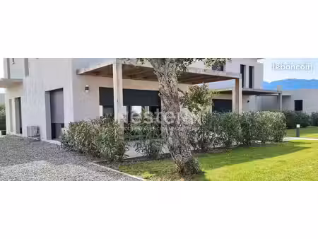 villa 3 pièces 72 m²