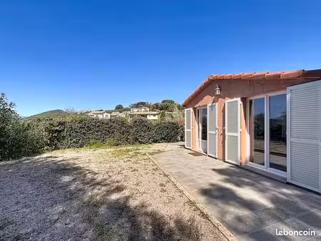 beau t2 avec terrasse