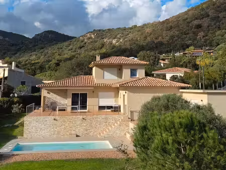 maison 4 chambres avec piscine