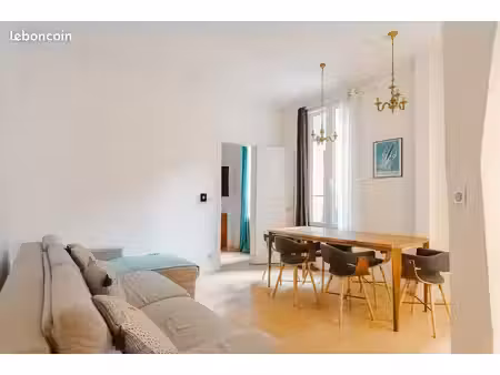 appartement 3 pièces de 53 m² — entièrement rénové — métro garibaldi à 1 min à pied