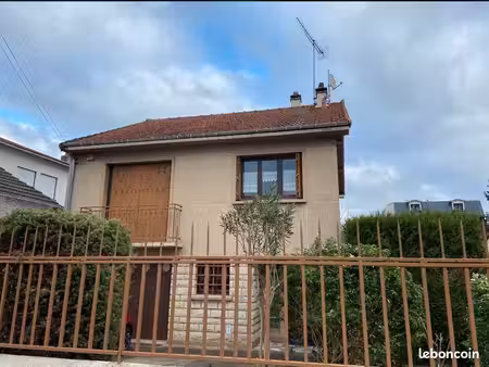 pavillon 5 pièces avec 421 m2 de terrain