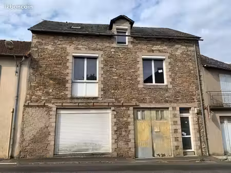 maison requista ( aveyron ) à rénover ( toiture remaniée  double vitrage posé ) / pas de j