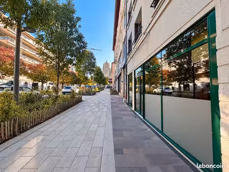 local commercial 260 m² rodez