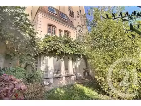 maison 7 pièces 219 m²