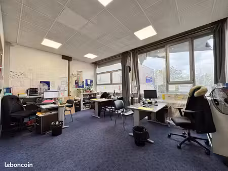 bureau 240 m²