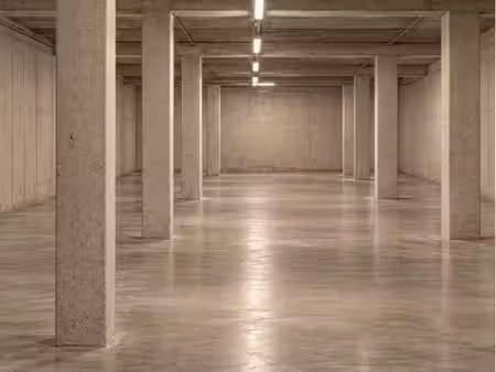 bobigny – sous-sol 504 m² – archives & stockage professionnel avec monte-charge