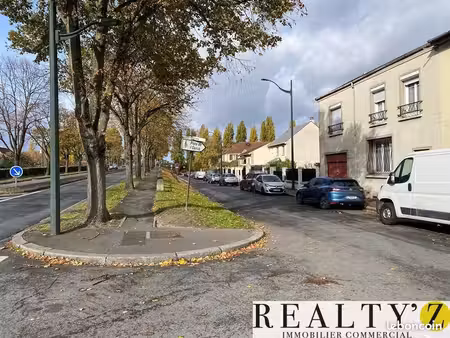 local commercial 110 m²