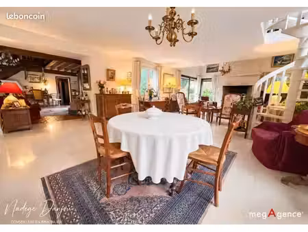 chalet 8 pièces 200 m²