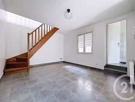 appartement t2 à louer - 2 pièces - 41 60 m2 - corbeil essonnes - 91 - ile-de-france