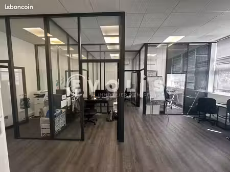 bureaux 105 m²