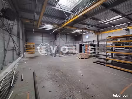 local d'activité 1 092 m²
