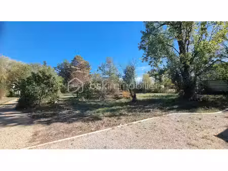 terrain de 786 m² à cheille