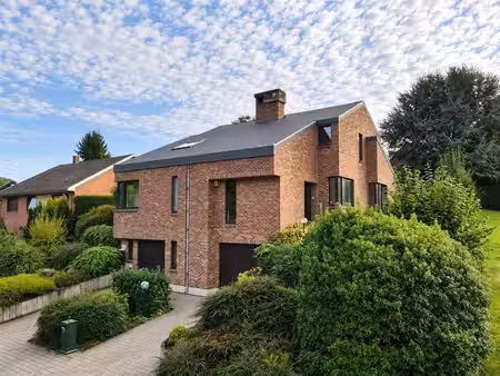 villa familiale de 5 ch avec suite parentale et double garag