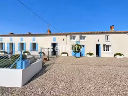 vente maison à arces (17120) : à vendre / 218m² arces