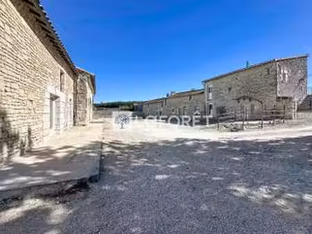 vente maison à glénouze (86200) : à vendre / 313m² glénouze
