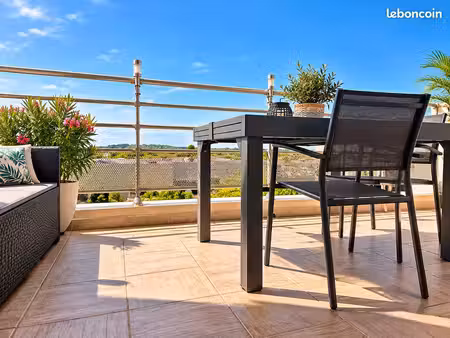 marseillan-ville – 50 m² + terrasse 12 m² + 2 parkings – dernier étage