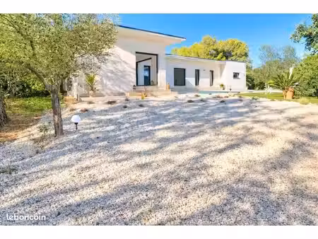 maison contemporaine hors lotissement