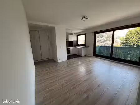 t2 lumineux avec balcon – bry-sur-marne  quartier carnot - 1100 cc
