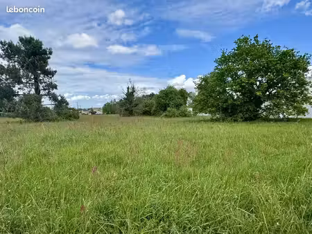 terrain 569 m² meursac