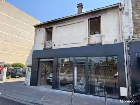 boutique 300 m² villeneuve st georges