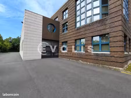 local d'activité 805 m²