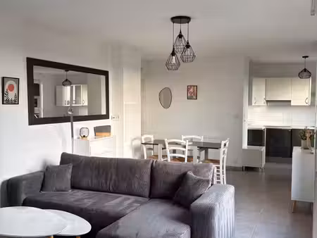 ? t2 meublé 48 36 m² avec terrasse 20 m² + parking – olivet larry