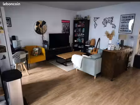 t3 lumineux de 70m2 avec terrasse et parking souterrain-à 2minutes de la gare tgv