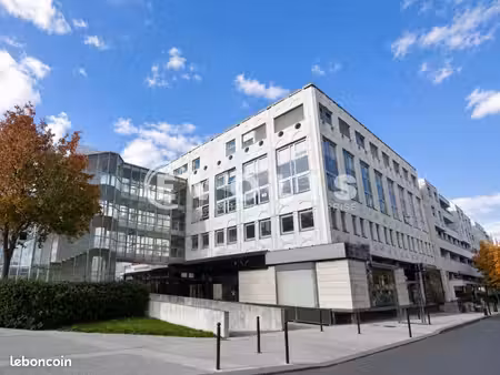 bureaux 600 m²