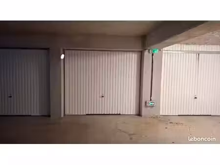 location garage fermé