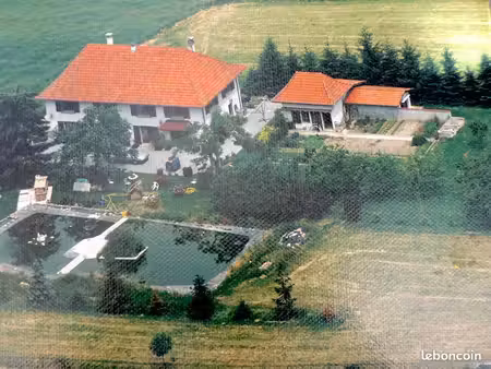 maison d'exception à charancieu 38 avec étang et grand terrain  à proximité des lacs de pa