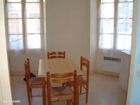 location studio meublé