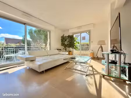 villa d'exception baignée de lumière pour codir et journées d'étude (proche paris)