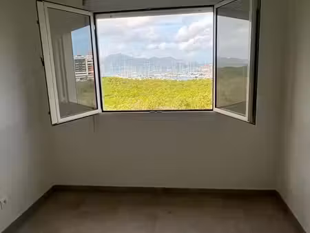 t2 vue marina etang z'abricot