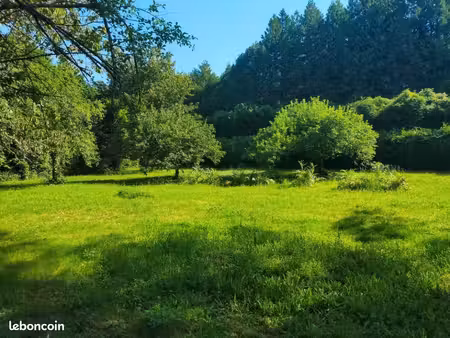 terrain 1 600 m² foussignac