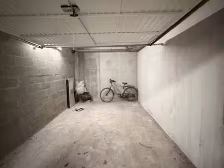 parking/box 15 m² la rochelle
