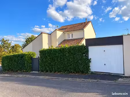 à vendre – charmante maison quatre chambres sur les hauteurs de gond pontouvre