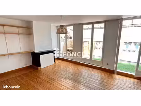 emplacement privilégié pour ce t3 avec balcon