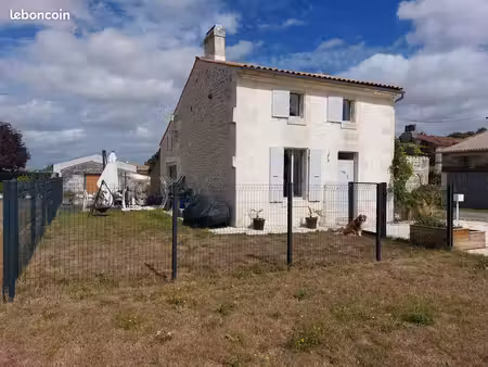 maison charentaise renovee saint porchaire