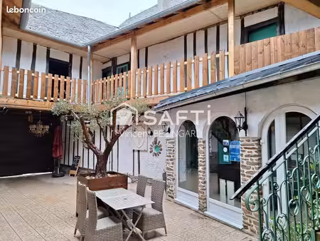 local 600 m² uzerche