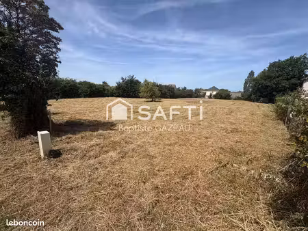 terrain 2401 m² bourges