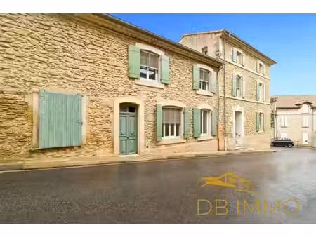chateauneuf-du-pape  un immeuble en pierre à réinventer  au