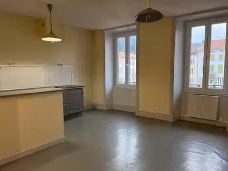 le cheylard - t3 plein centre