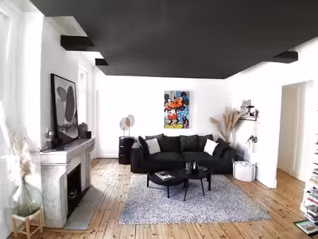 appartement bourgeois entièrement rénové avec garage et balc