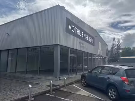 2 964€ ht + 228 € ht * a louer 114m² - local bureau à jarry  97122 baie-mahault