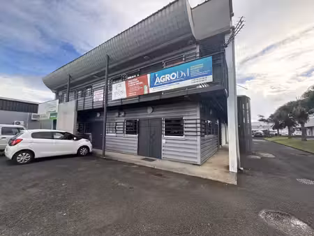 a louer 69m² - loyer mensuel 1380 € possibilité de découpage
