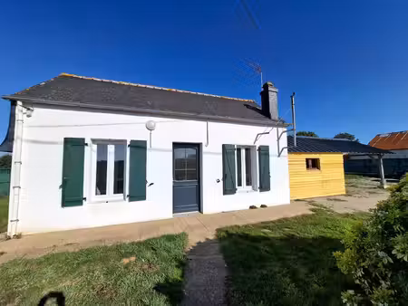 maison renovee de 55m² sur un terrain de 911m² en campagne.