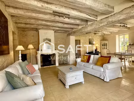 elegante maison en pierre entièrement rénovée