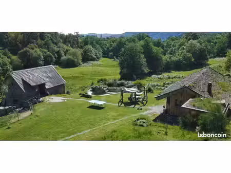 propriété 100% autonome sur 10ha