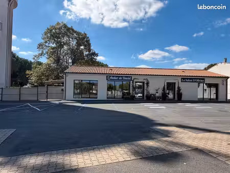 à vendre – ensemble immobilier commercial récent – 150 m² – archiac