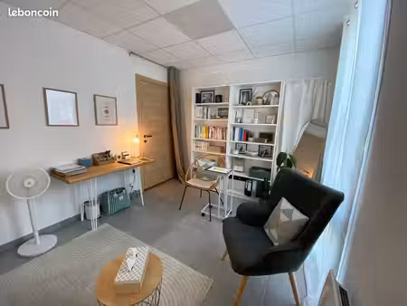 à louer - bureau/ cabinet professionnel de 11 m² - centre-ville de la rochelle